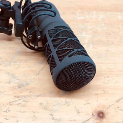 Earthworks SV33 True Cardioid Condenser Microphone w/Shockmount & Case image 4