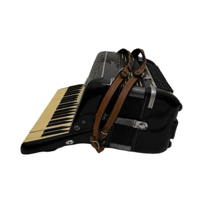 1960’s Lira Model 20 Accordian image 4