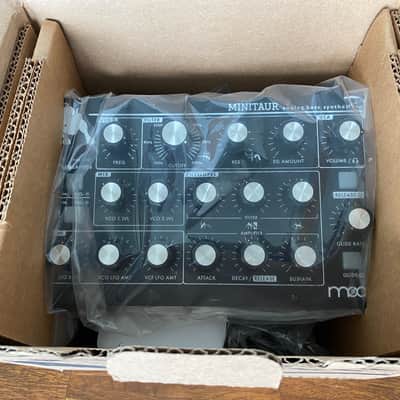 Moog Minitaur Rev2 TBP002 2012 - Present - Black image 4