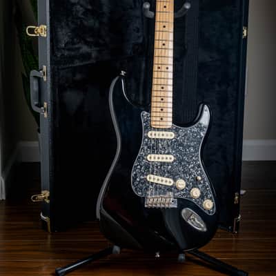 Fender American Professional Stratocaster 2019 USA image 11