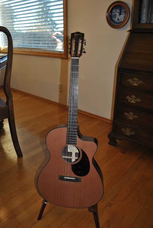 Pono Bnc4-4 baritone ukulele/tenor guitar w/hsc image 1