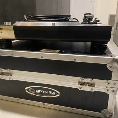 Technics 1210 mk2 with isnoe feet, ortofon cartridge & flightcase image 3