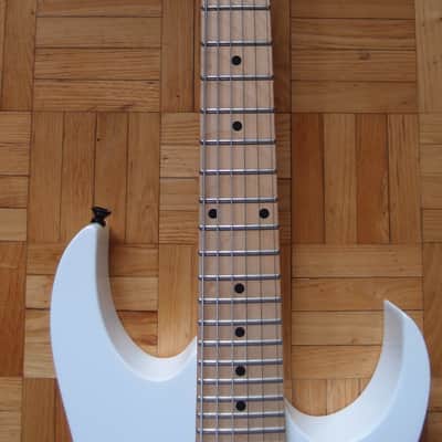 Ibanez PGMM31-WH Paul Gilbert Signature miKro - White image 4