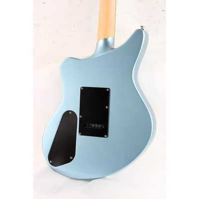 D'Angelico Premier Series Bedford SH Limited-Edition Electric Guitar with Tremolo Regular Ice Blue Metallic image 3