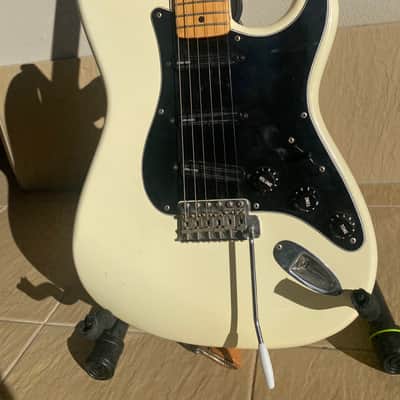 Made in Japan Squier Stratocaster 1986 - Olympic white image 2