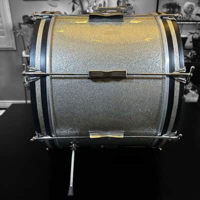 Ludwig No. 996-1 Club Date Outfit Drum Set (8x12"/14x14"/14x20") w/ Keystone Badges 1967 - Silver Sparkle image 19