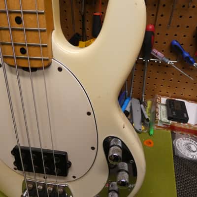 Ernie Ball Music Man Stingray Bass 1992 - Olympic White image 7