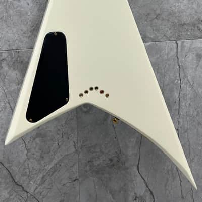 Jackson Pro Rhoads RRT-3, Ebony Fingerboard, Ivory with Black Pinstripes 2914311557 image 2