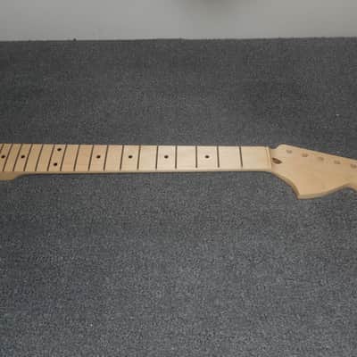 WD Fender Licensed Maple Strat Neck, Big Headstock, Clear Gloss Finish, #SNBHM