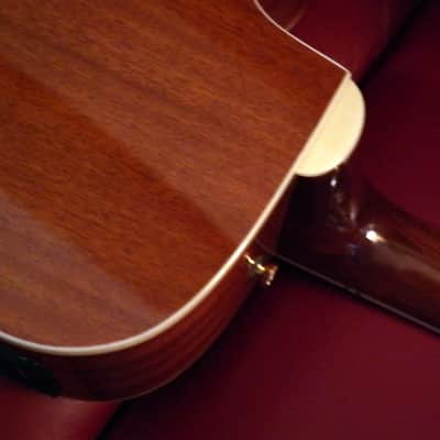 Fender CD320ASCE - Solid Spruce Top & Solid Mahogany Bk & Sides, w/Fishman Electronics image 10
