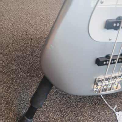 Squier Jazz bass 2019 - Slick silver image 3