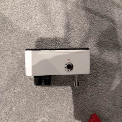 MXR M282 Dyna Comp Mini Bass Compressor 2019 - Present - White image 3
