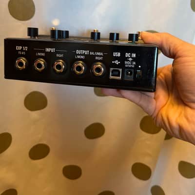 Line 6 HX Stomp Black Multi-Effects Processor with Original Power Supply image 2