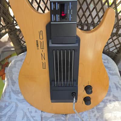 VIDEO Yamaha EZ-EG Digital Guitar Synthesizer MIDI Controller Made In Japan 2003