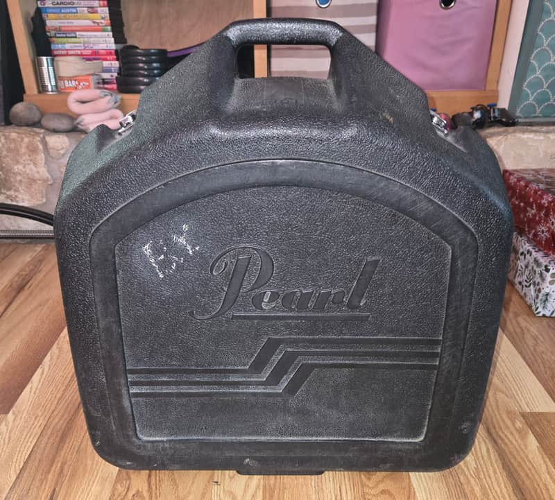 Vintage 1980's Pearl clamshell Snare Drum case image 1