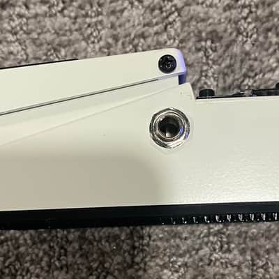 Boss TU-2 Chromatic Tuner (Dark Gray Label) 1998 - 2009 - White image 4