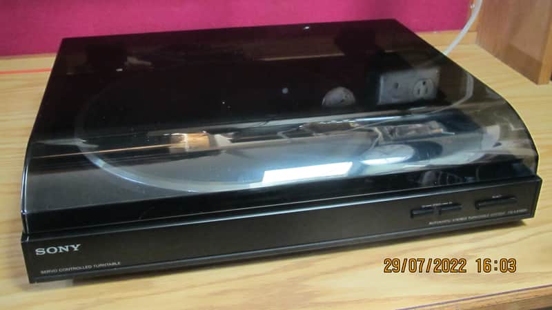 Sony Belt Drive Auto Return Turntable  W Magnetic Cartridge & Stylus / PS-LX150H  Basic / Starter TT image 1