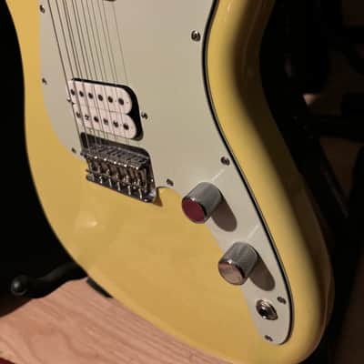 Fender Duo-Sonic HS Special Edition MIM 2018 - Canary Diamond image 7