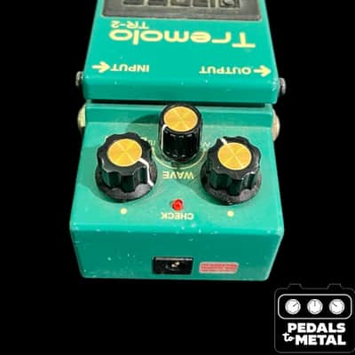 Boss TR-2 Tremolo (Silver Label) 1997 - Present - Green - X18992 image 2