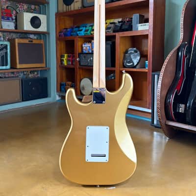 2018 Fender Limited Edition American Special Stratocaster – Aztec Gold Matching Headstock • HSC • COA image 7