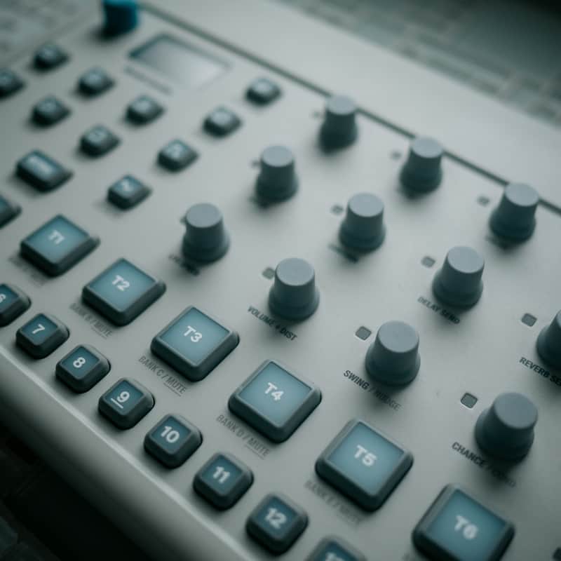 Elektron Model:Cycles Groovebox 2020 - Gray image 1