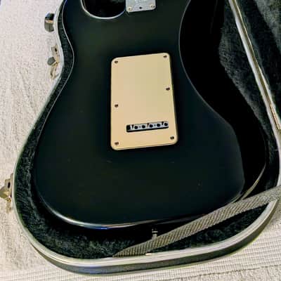 2002 Fender American Deluxe Stratocaster with Maple Fretboard - Montego Black image 6