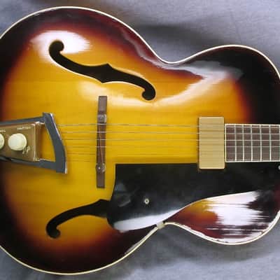 1940's Vega Duo-Tron Jazz Box with original case image 1