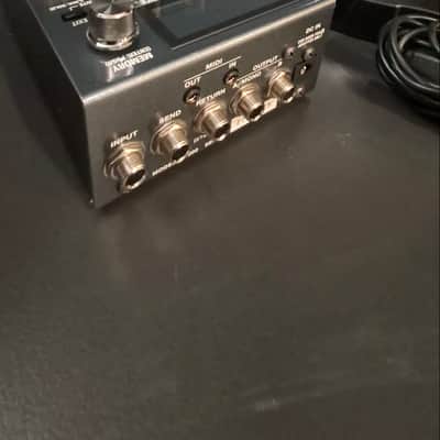 Boss IR-200 Amp and IR Cabinet 2021 - Present - Silver image 5