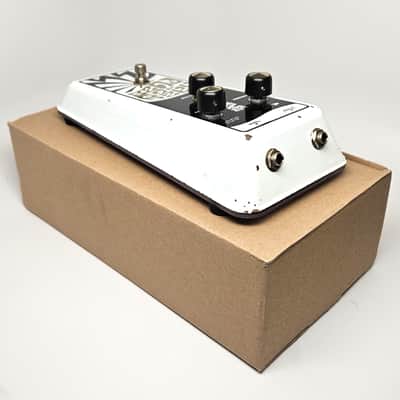 used Isle of Tone Haze 69 Fuzz Big Box Aged White with Box! image 4