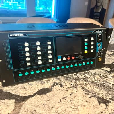 Allen & Heath Qu-PAC — Mint Condition, Power Cable & Manual image 1