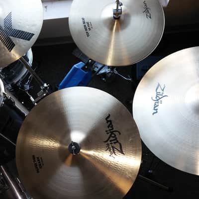 6 Piece Pearl Export Series 1995 Silver Drum Set with 5 Cymbols and Hi Hat image 2