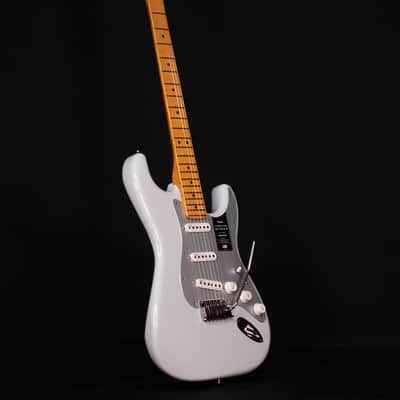 Fender American Ultra II Stratocaster, Maple FB, Avalanche image 8