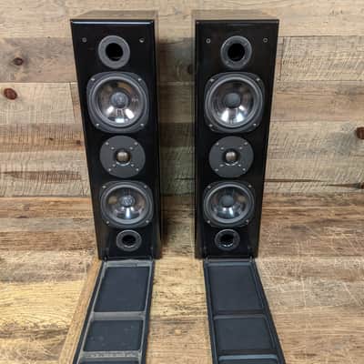 Pair of Vienna Acoustics Maestro Speakers - Piano Black image 2