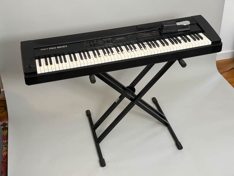 Roland RD-600 88-Key Digital Stage Piano 1997 - 2002 - Black image 1