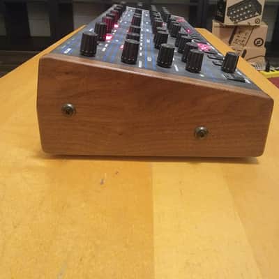Dave Smith Instruments OB-6 Desktop 6-Voice Polyphonic Synthesizer 2017 - Present - Black Bild 4