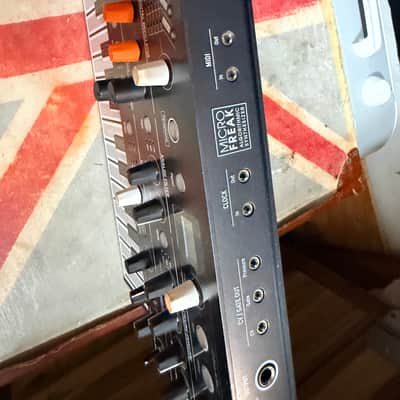 Arturia MicroFreak 25-Key Algorithmic Synthesizer imagen 4