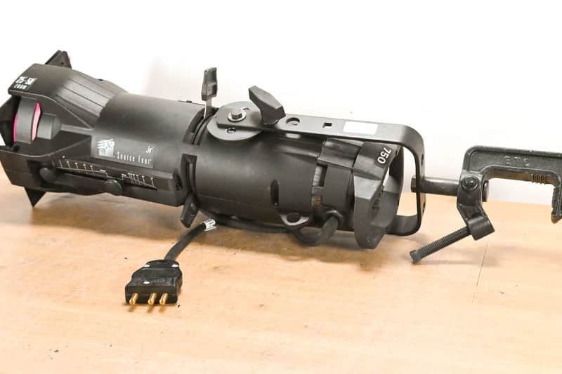 ETC Source Four Jr 25-50 Degree Zoom 750 Ellipsoidal Light CG0120X image 1