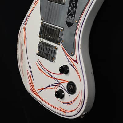 Wild Customs Wildmaster from 2022 in White Ja'o Pinstripe with Case image 6