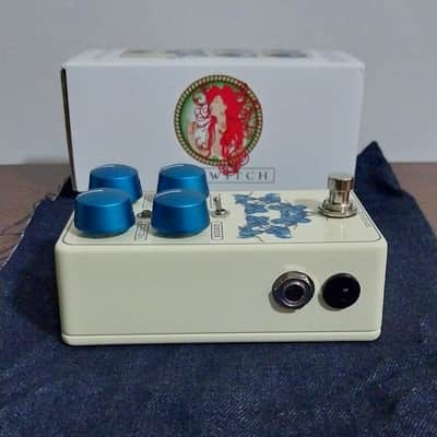 Red Witch Invidium Phaser image 8