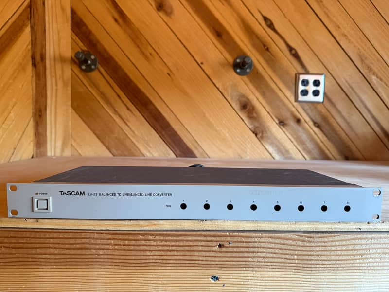 TASCAM LA-81