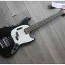 FENDER Justin Meldal-Johnsen Road Worn Signature Mustang Bass, Black, 3 67 KG
