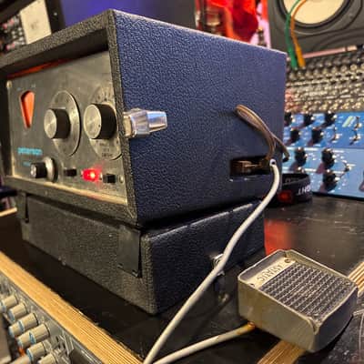 Refurbished Peterson Model 400 Strobe Tuner with case and mic! image 8