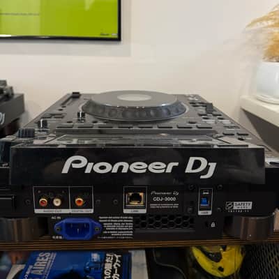 Pioneer CDJ-3000 DJ Multi-Player 2023 - Present - Black image 2