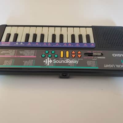 Casio ML-1 Magical Light – Mini Keyboard with Illuminated Keys – Excellent condition – Tested image 4
