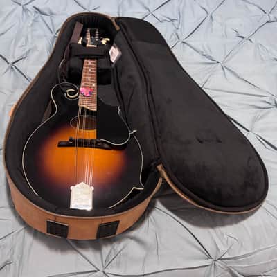Kentucky KM670 F4 Oval Hole Mandolin w/Gig Bag image 3