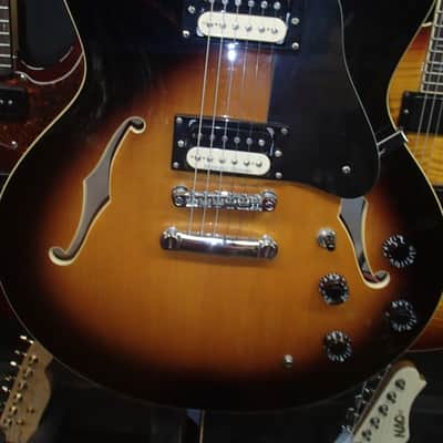 Hamer XT echotone burst semi-hollow guitar with hsc and seymour duncan pickups image 1