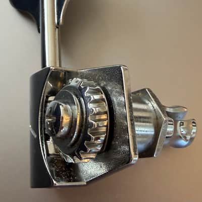 Fender American standard Jazz bass & Longhorn tuning peg 1989-1995 - Chrome image 6