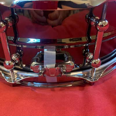 Ludwig LU6514C Universal Brass 5.5x14" Snare Drum with Triple Flange Hoops 2022 - Present - Black Nickel over Brass with Chrome Hardware image 7