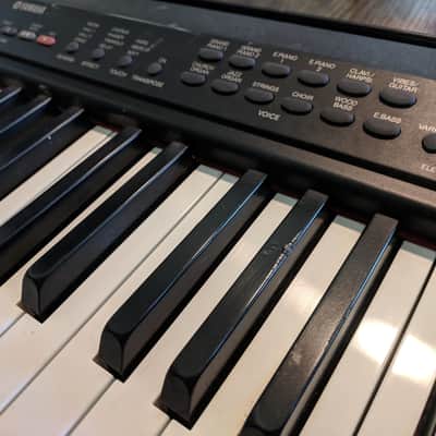 Yamaha P90 digital piano image 4