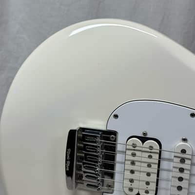 Ernie Ball Music Man Silhouette HSH Hardtail Guitar with Case 2018 - White / Maple neck image 4
